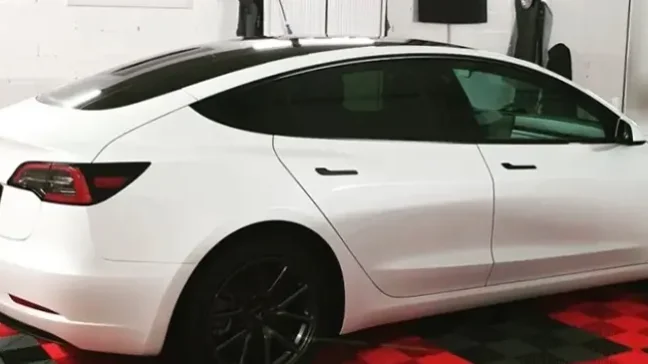 Glastint Tesla